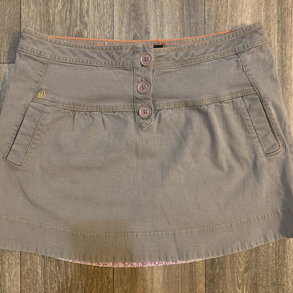 Y2K vintage Volcom skirt new without tags